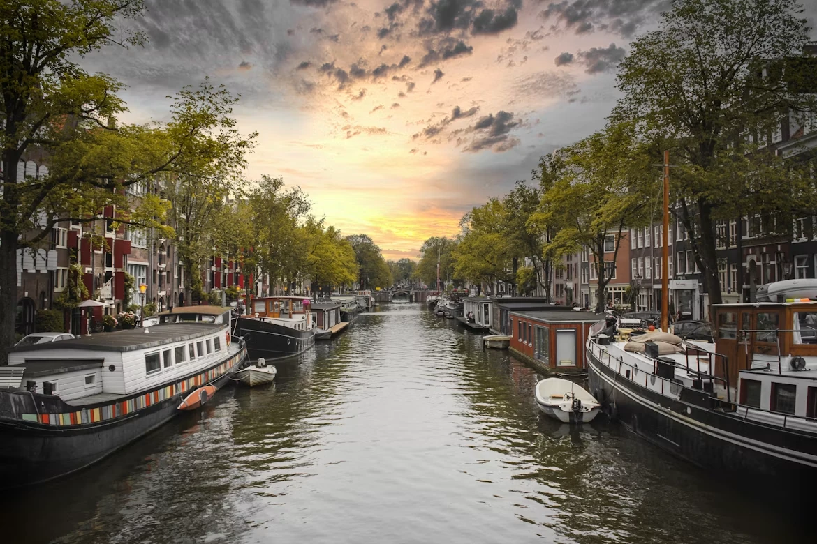 Photo 1 in Amsterdam — GoAtlas