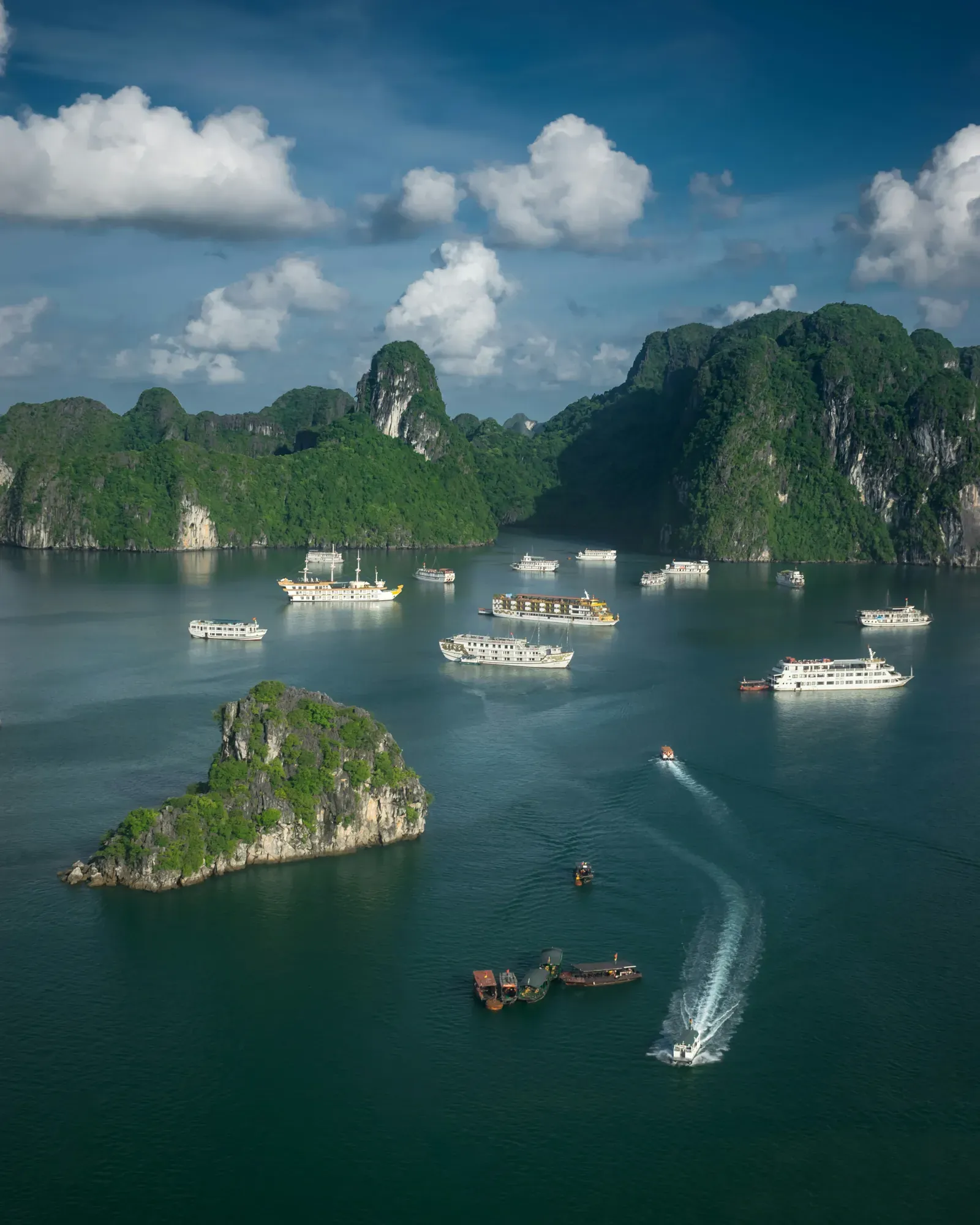 Ha Long Bay — GoAtlas travel destination photo