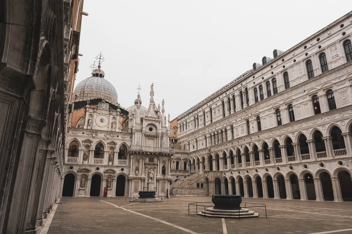 Attraction 2 in Venice — GoAtlas