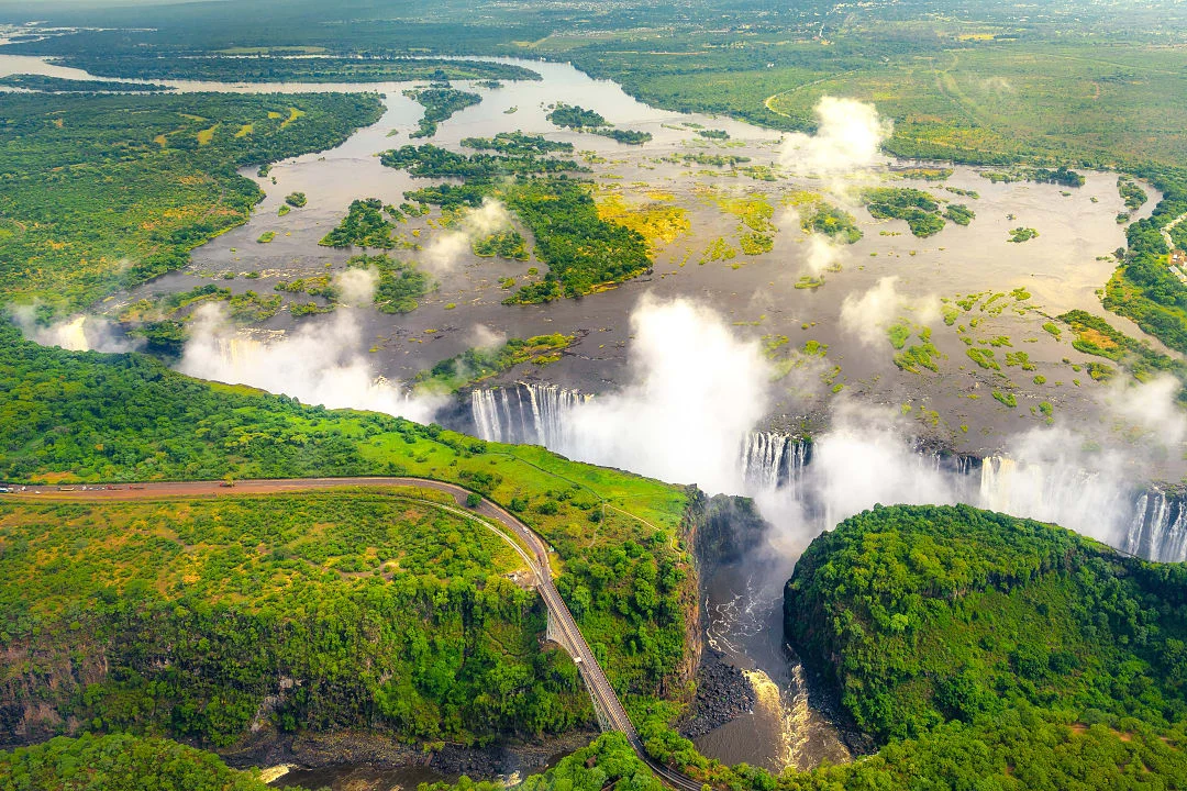 Photo 1 in Victoria Falls — GoAtlas