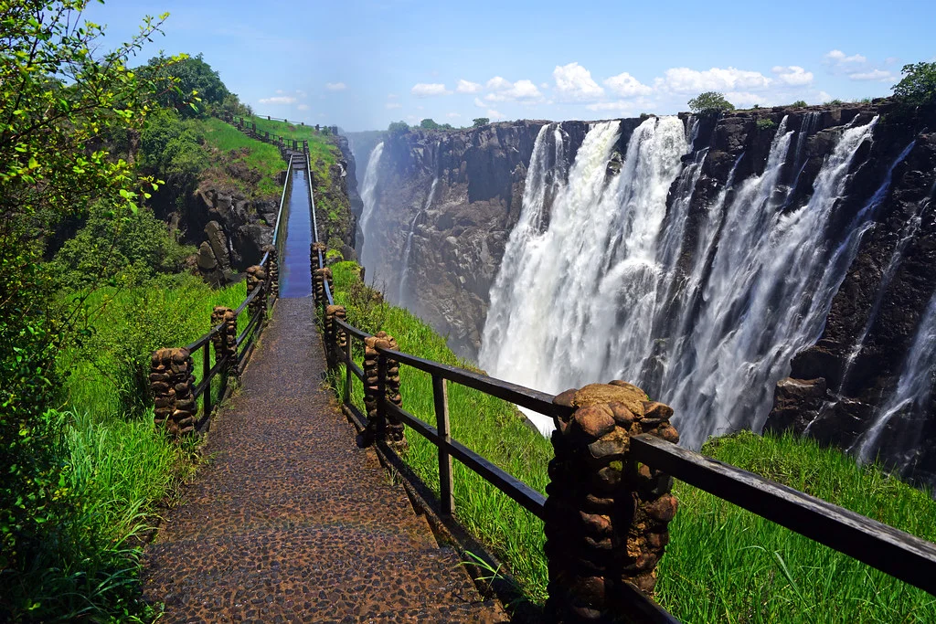 Photo 2 in Victoria Falls — GoAtlas