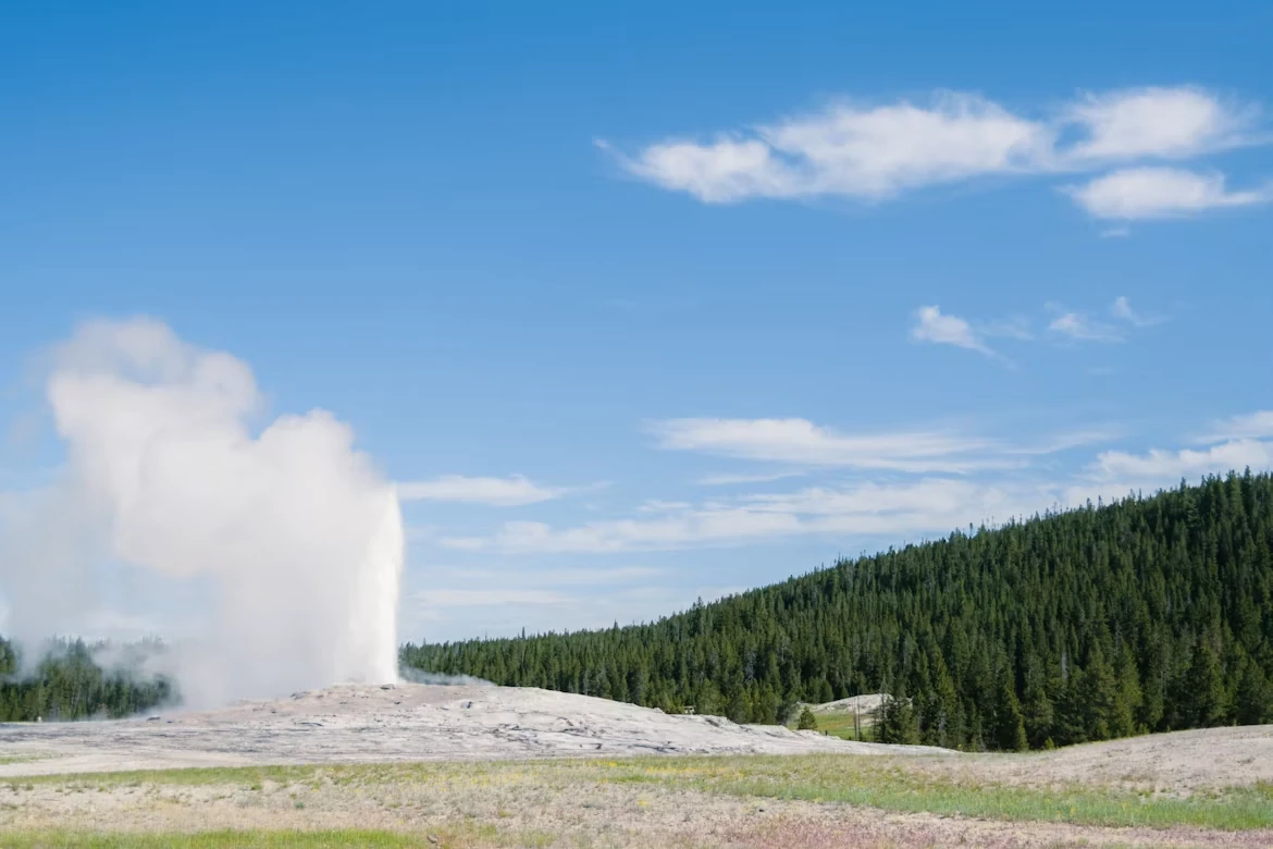 Attraction 1 in Yellowstone — GoAtlas